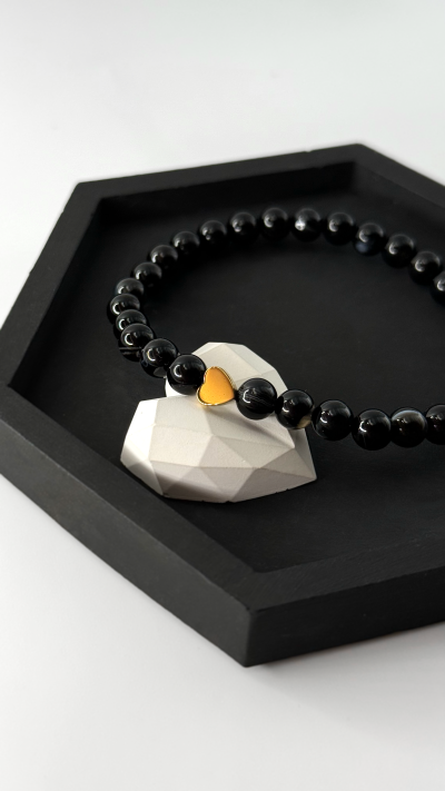 Браслет из черного агата с сердцем